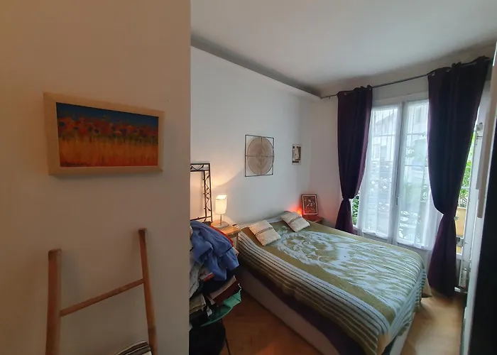 Chambre chez l\'habitant, avec balcon privé, centre-ville, 15 mn mer