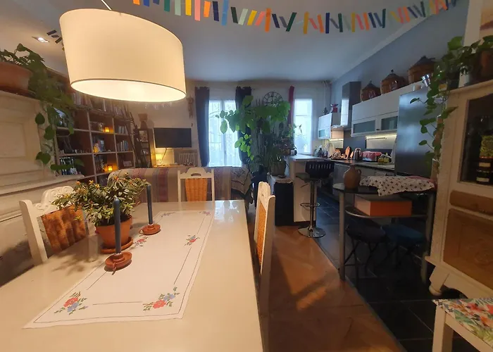 Chambre chez l\'habitant, avec balcon privé, centre-ville, 15 mn mer